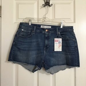 Signature Levi Strauss high rise shorts simply stretch size 16 NWT